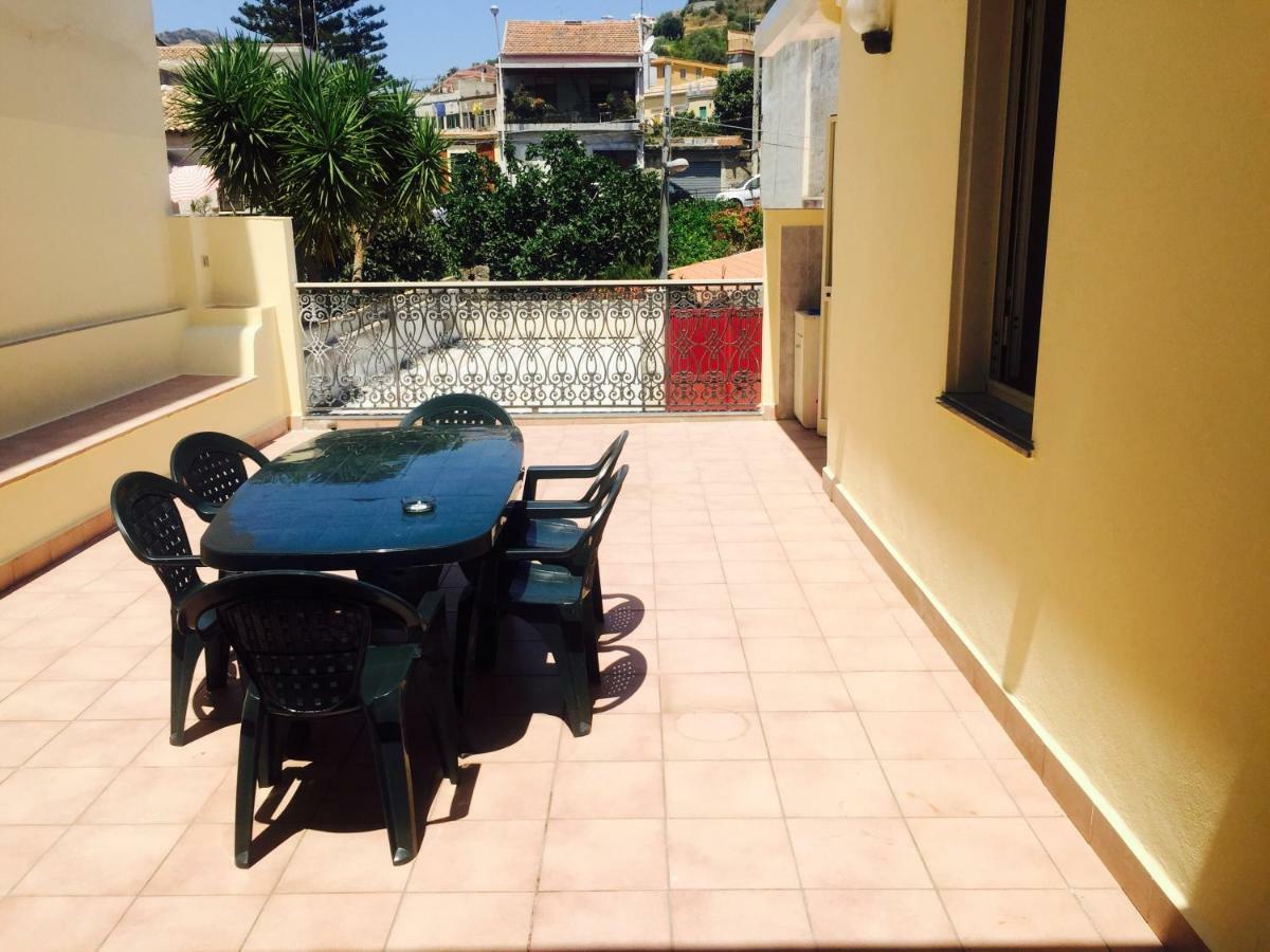 Casa F. I. Apartment Roccalumera Luaran gambar